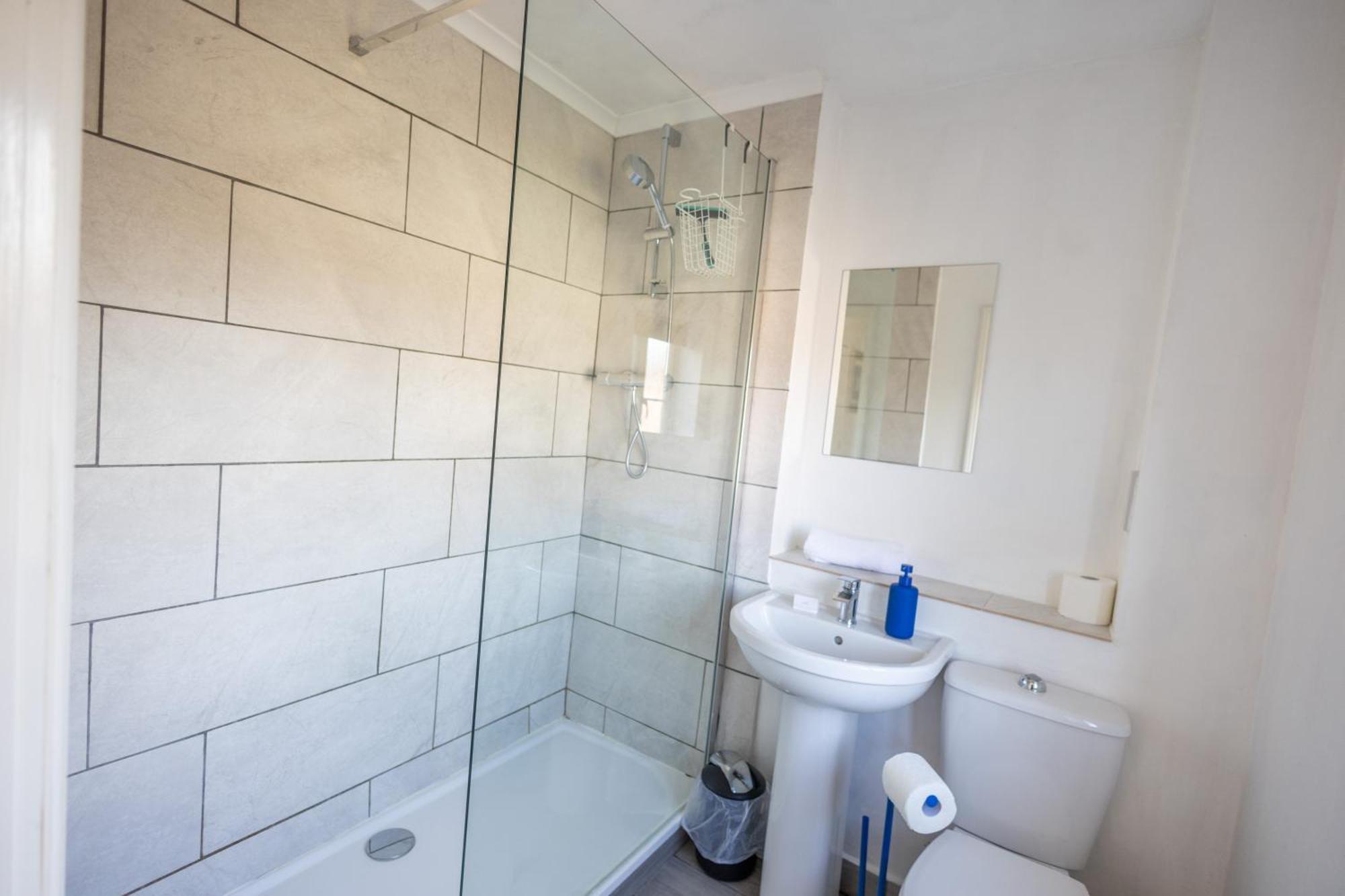 فيلا Garden House Near Shops In Quiet Location بانبيري المظهر الخارجي الصورة